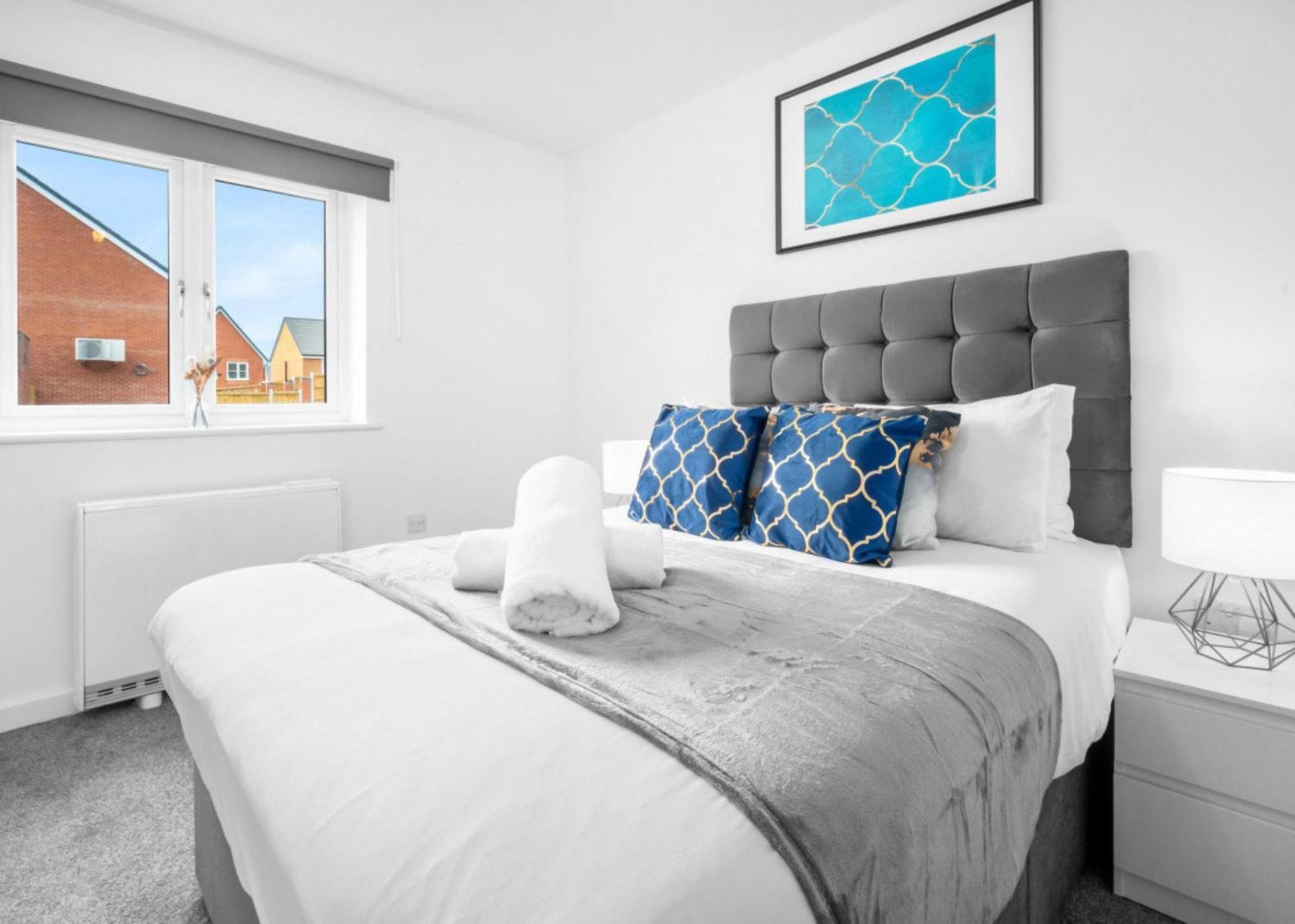 New 2 Bedroom Deluxe Apartment - Parking - Wifi & Netflix - Top Rated - 50C Cradley Heath Exterior foto